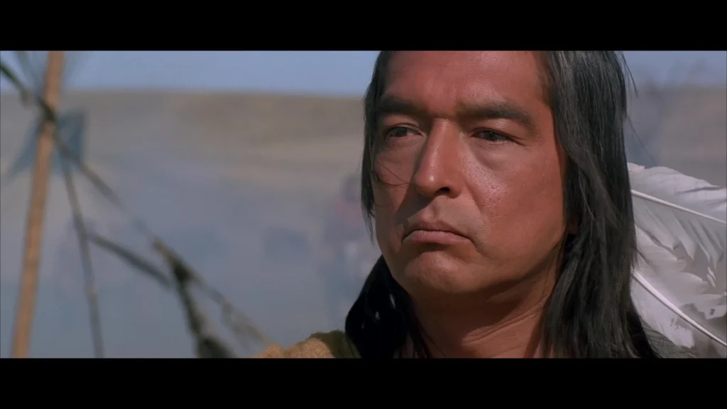 O personagem Kicking Bird de Dança com Lobos